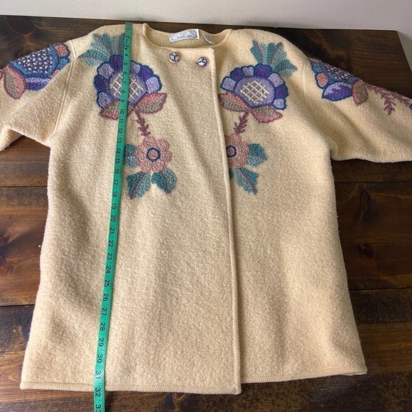 Vintage S.S.G. Catharine Lover Wool Cream Floral Embroidered Cardigan SZ Medium - Picture 9 of 10
